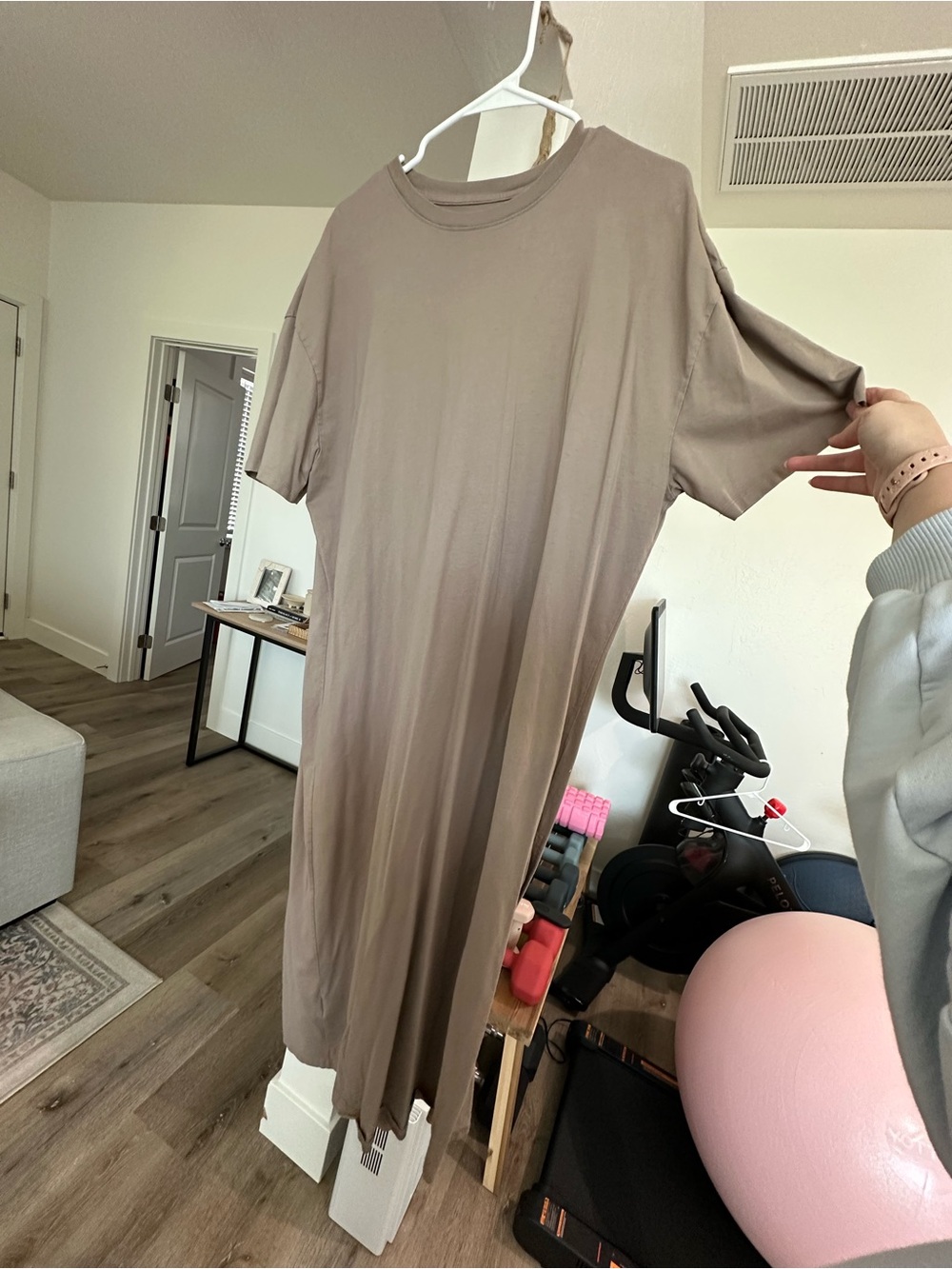 Abercrombie & Fitch Taupe Short-Sleeve Maxi Dress